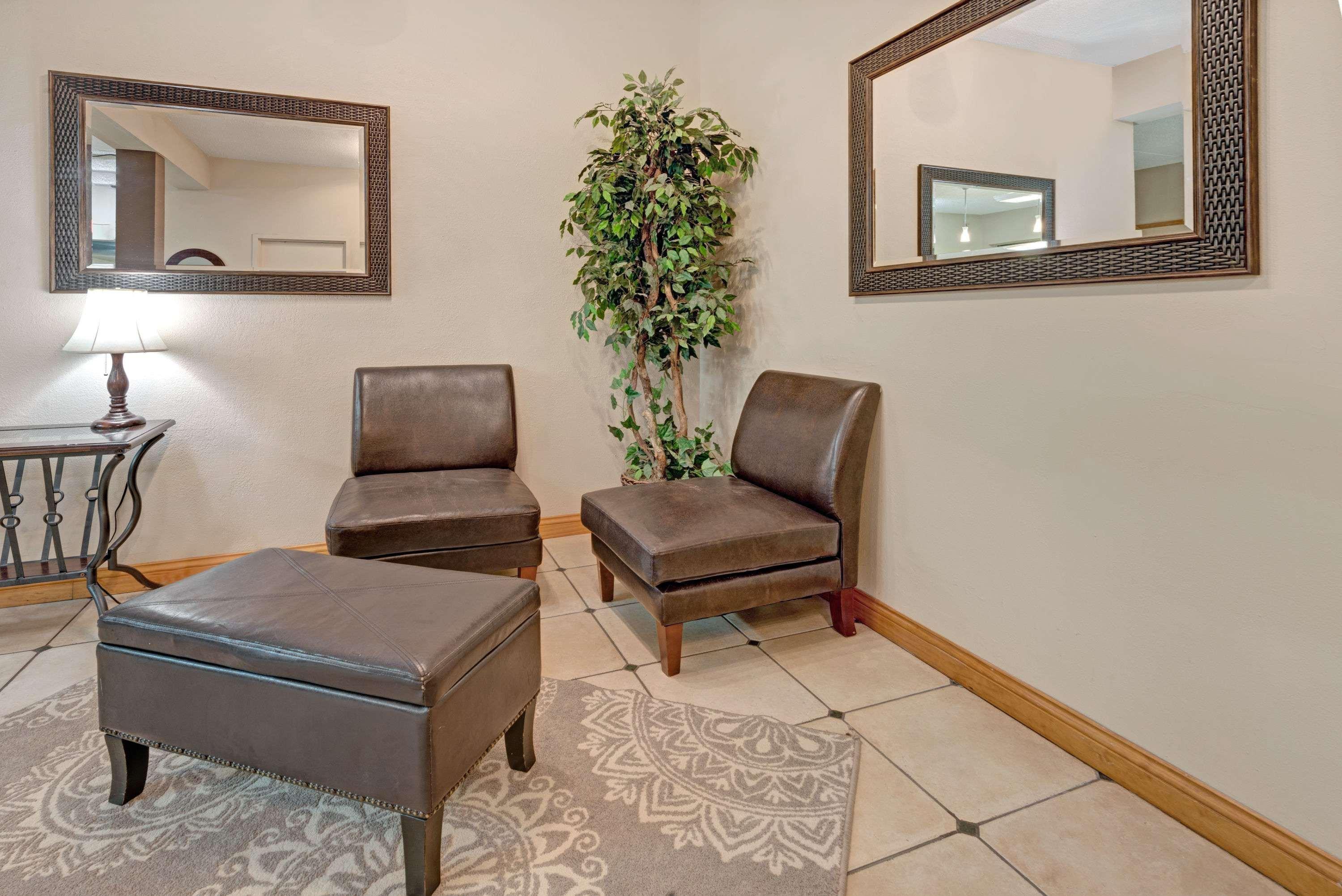 Super 8 By Wyndham South 2*