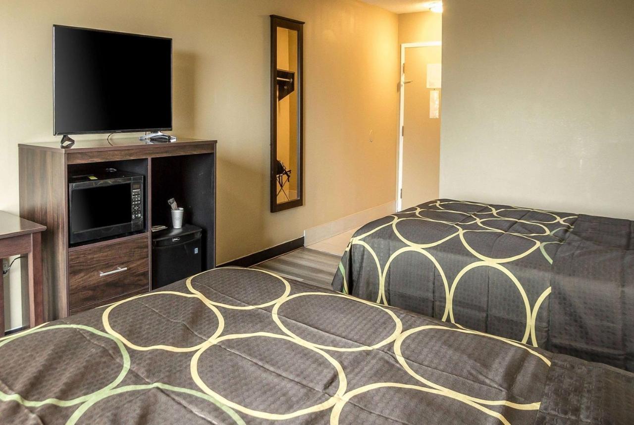 Motel Super 8 By Wyndham South 2*