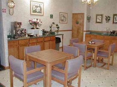 Motel Super 8 By Wyndham South 2*